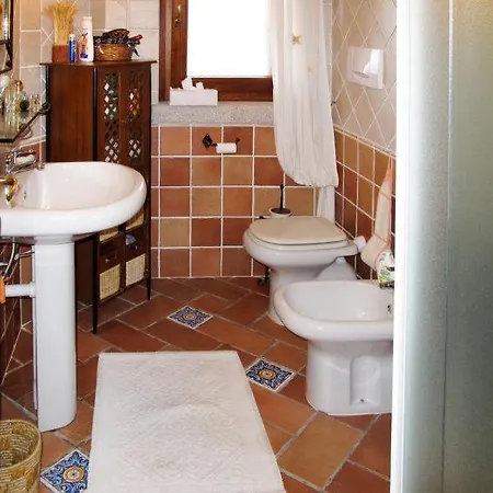 Porto Sleeps 7 Pool Air Con